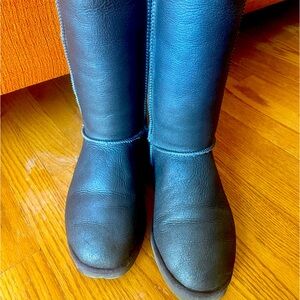 Elegant Blue Leather Winter Boots